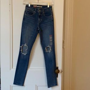 Levi’s High Rise Skinny Jeans, 24